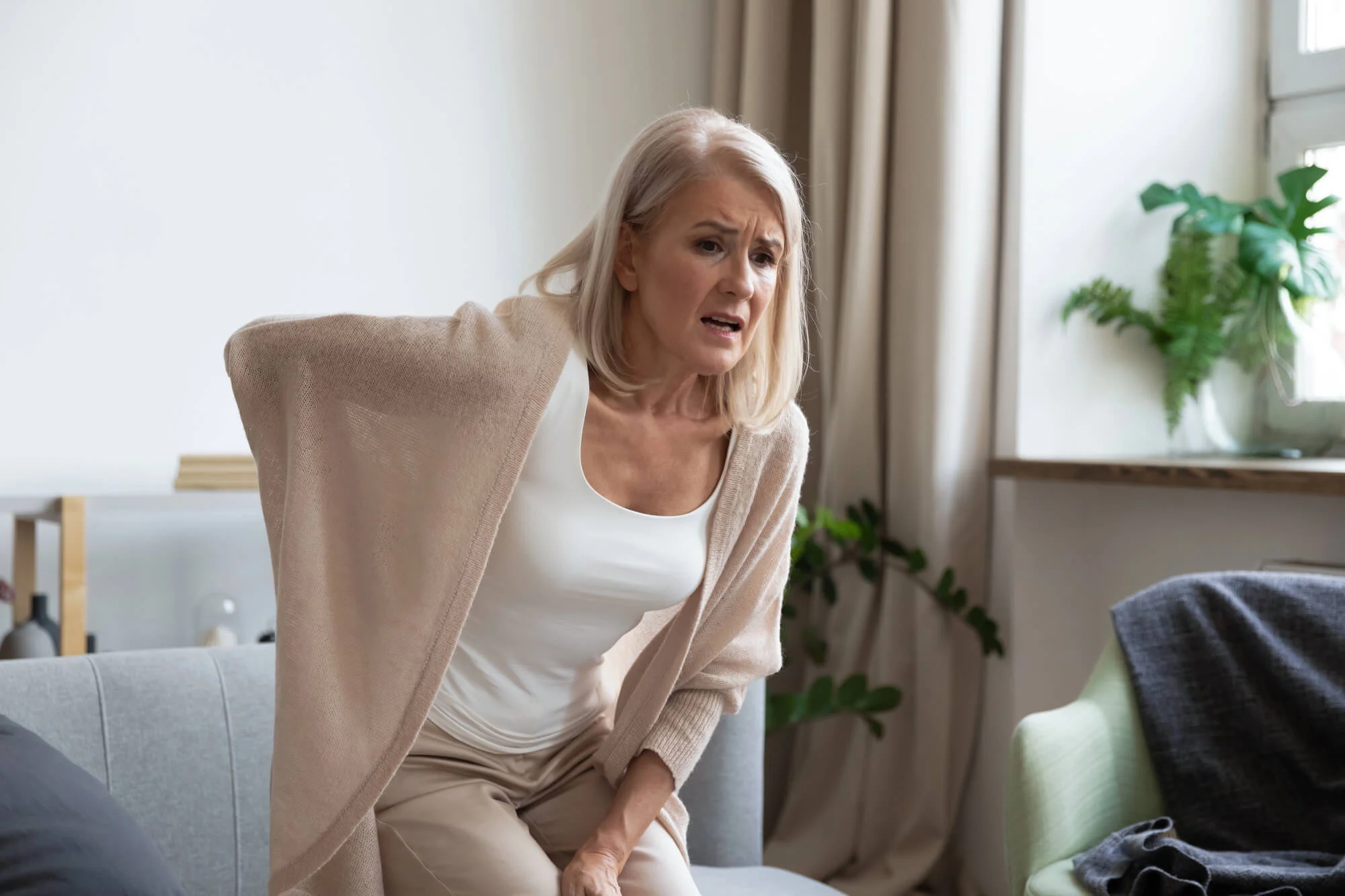 senior-woman-needing-Sciatica-Treatment-Near-Me